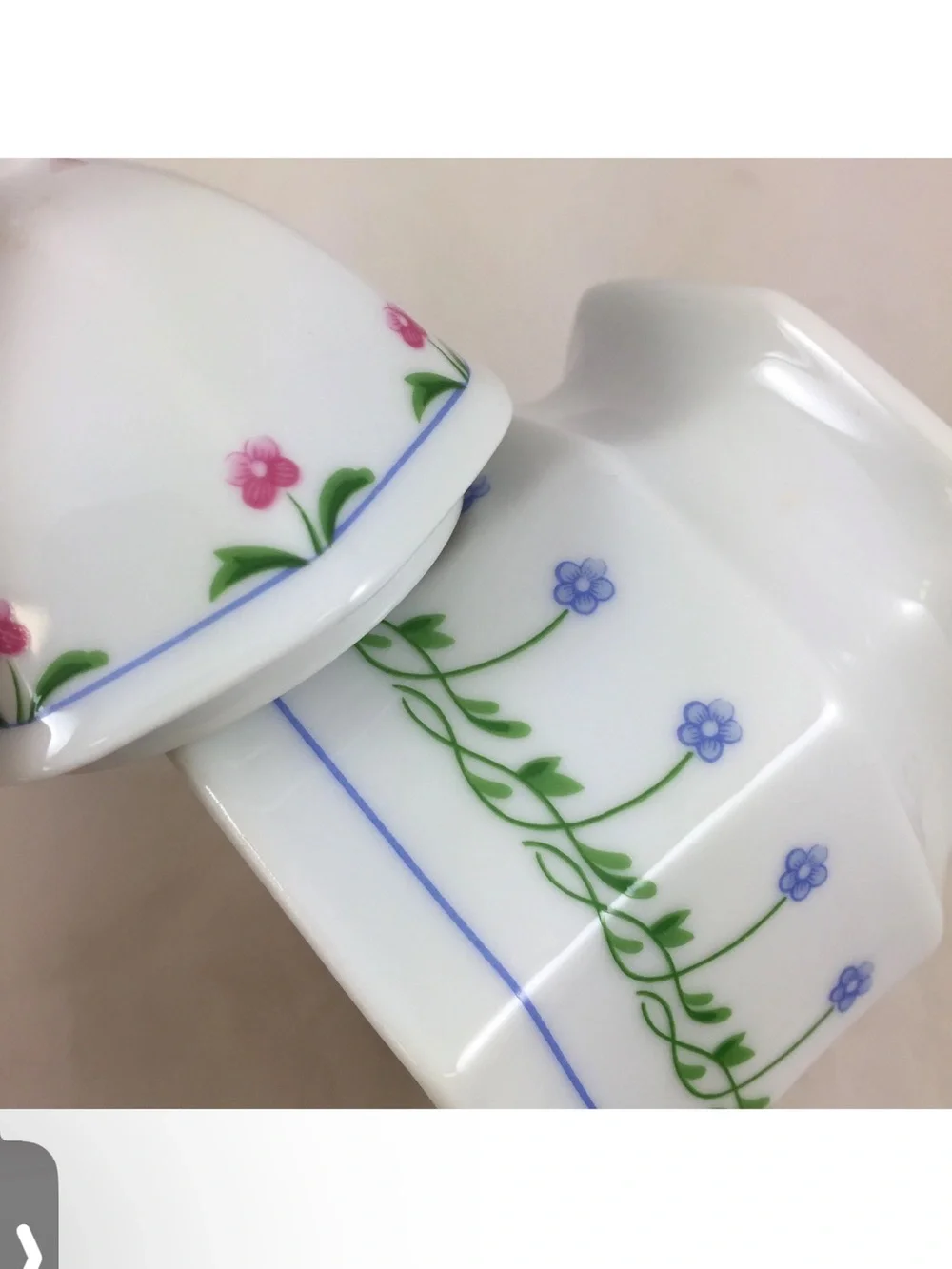 Wedgwood Pink Rose and Green Leaf Porcelain Dinner Plate